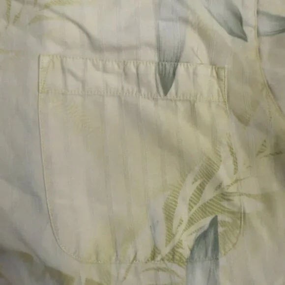 Tommy Bahama 100% Silk Short Sleeve Camp Shirt – Size Small - Picture 6 of 16